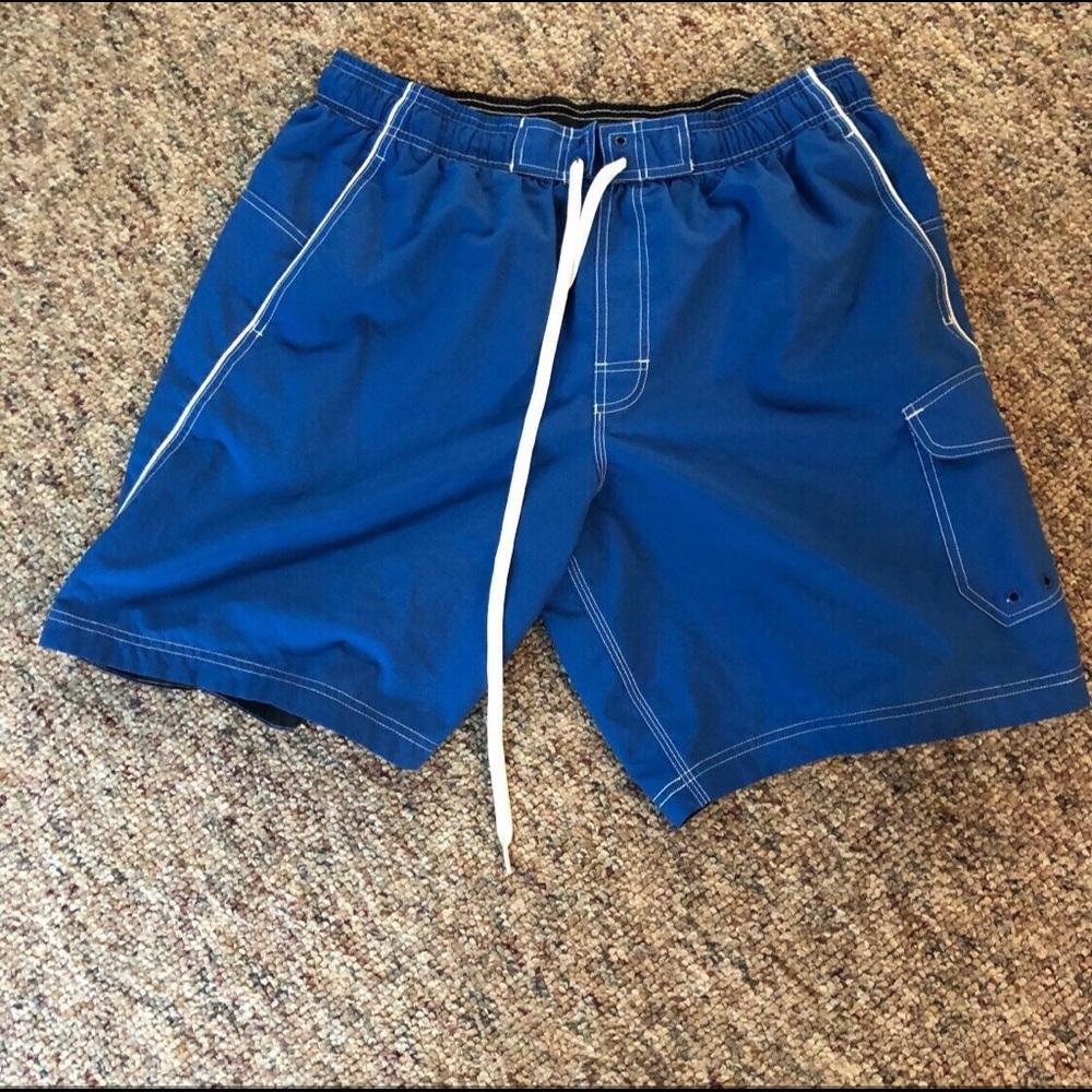 Men’s izod Size Large Swim Trunks NWOT